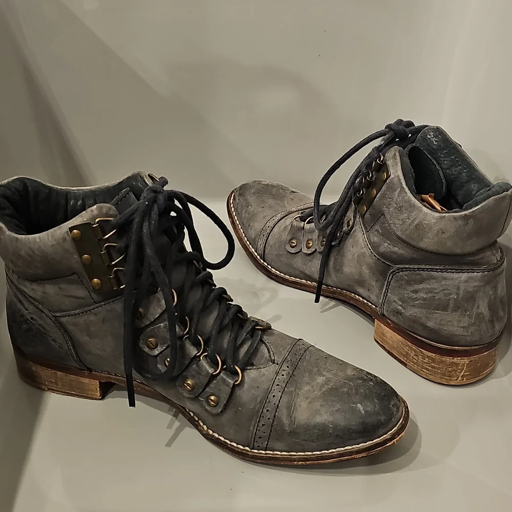 FREE PEOPLE Distressed Gray Leather Lace-Up Ankle Booties